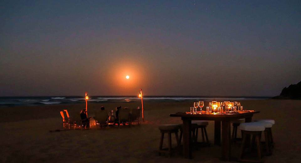 8-Beach-fire-&-dining-full-moon